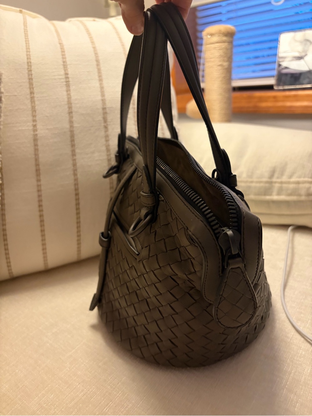 authentic Bottega Veneta Intrecciato Leather handle bag - Picture 5 of 16